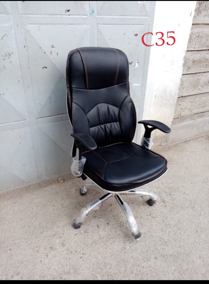Executive managerial office chair